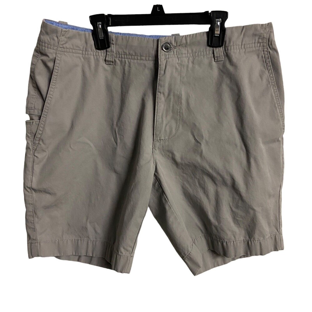 Roundtree & Yorke Shorts Mens Size 34 Gray Chino Relaxed Fit Summer Cotton